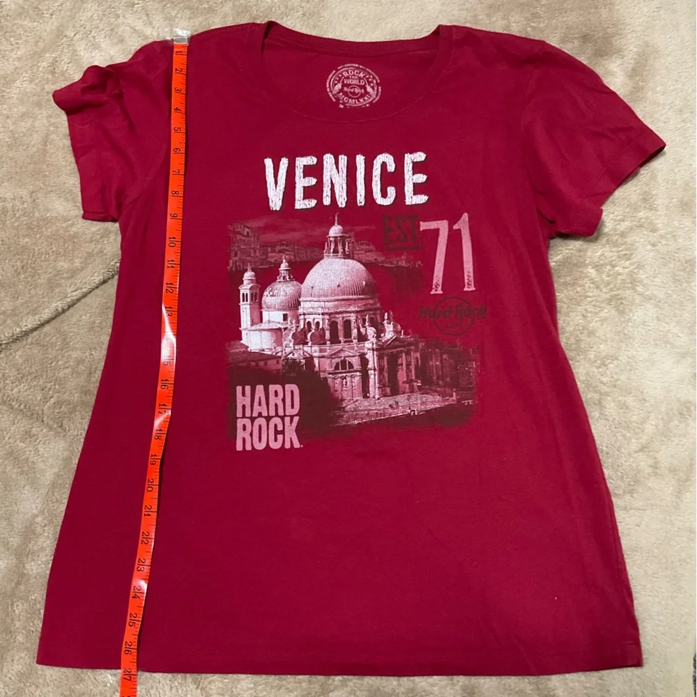 Hard Rock Cafe Burgundy Tee - Picture 4 of 5